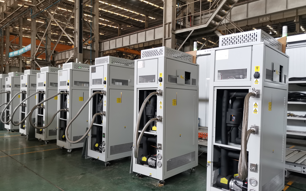 Small coup to deal with ice blockage of high and low temperature liquid circulating chillers (Image 1)