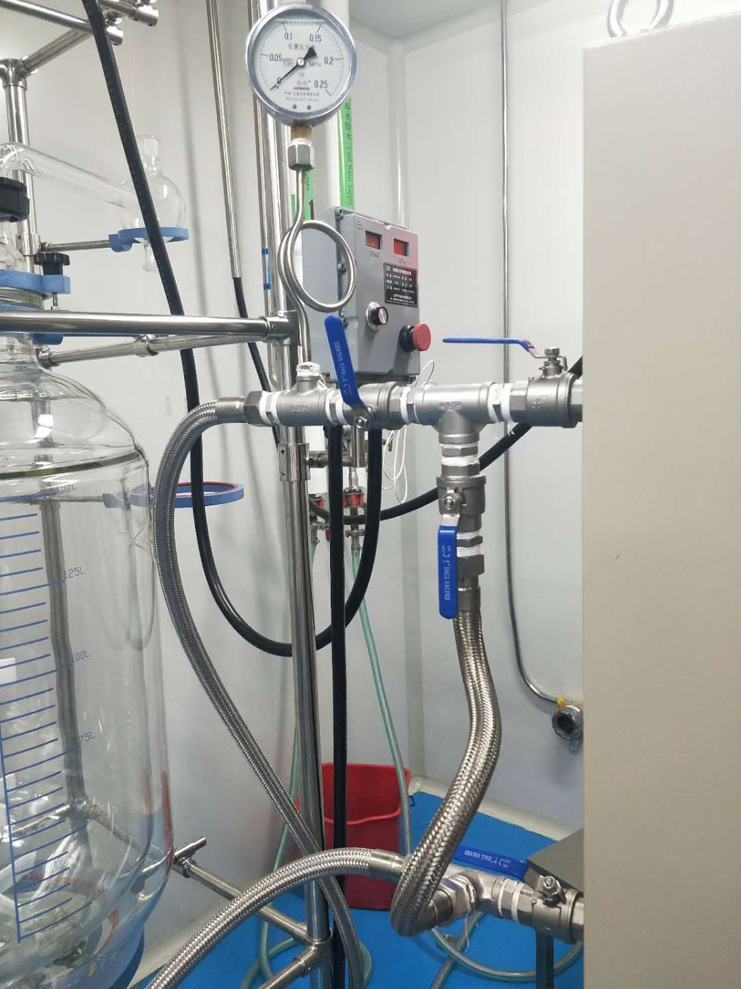 Chemical reaction exothermic or endothermic temperature dynamic compensation system (Image 2)