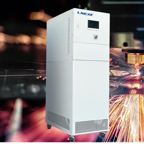 Uses of Thermal Oil Heating Systems in the Pharmaceutical Industry - heating circulator (Image 1)
