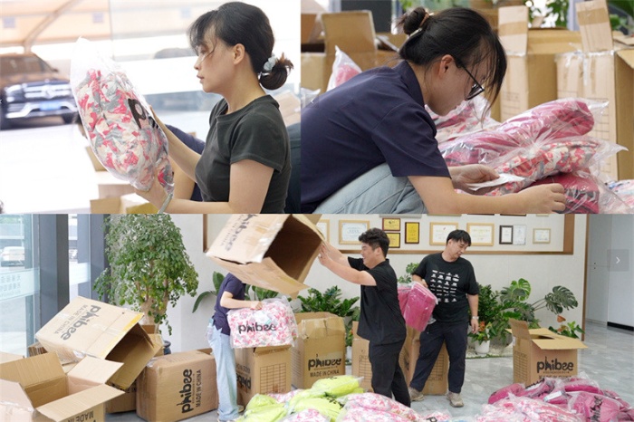 LNEYA Labor Union Donates Winter Supplies to Students in Western China (Image 3)